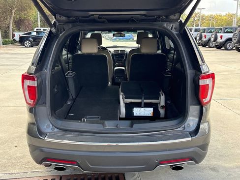 Used 2018 Ford Explorer XLT w/ Equipment Group 202A image 30