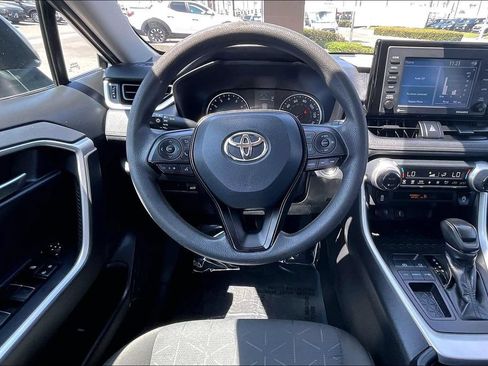 Used 2022 Toyota RAV4 XLE w/ Convenience Package FWD image 7