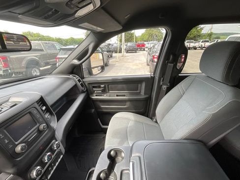 Used 2024 RAM 2500 Tradesman w/ Chrome Appearance Group AWD/4WD image 32
