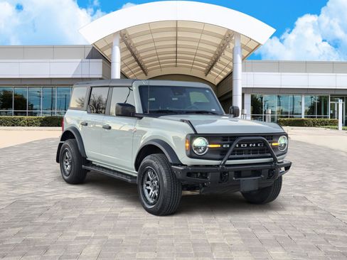 Used 2022 Ford Bronco 4-Door image 3