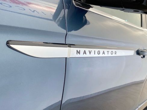 New 2027 Lincoln Navigator Reserve AWD/4WD image 5