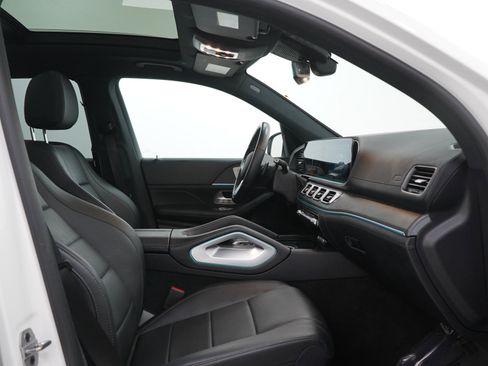 Used 2022 Mercedes-Benz GLS 450 4MATIC image 13