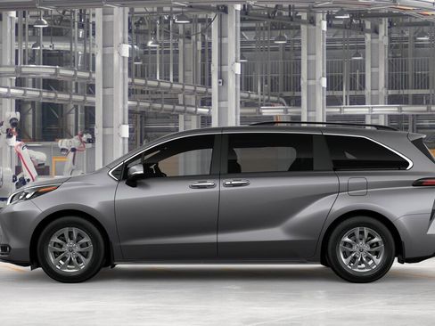 New 2026 Toyota Sienna XLE FWD image 4
