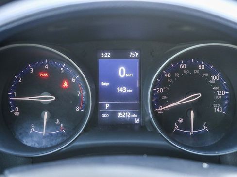 Used 2021 Toyota C-HR XLE FWD image 22