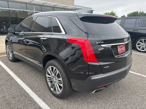 Used 2017 Cadillac XT5 Premium Luxury w/ Driver Assist Package AWD/4WD image 3