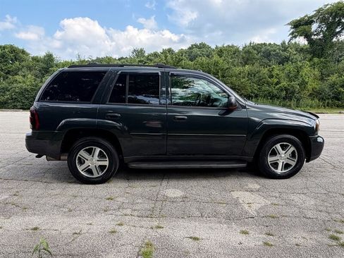 Used 2005 Chevrolet TrailBlazer LT AWD/4WD image 6