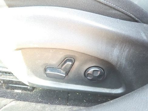 Used 2015 Jeep Renegade Latitude w/ Popular Equipment Group image 24