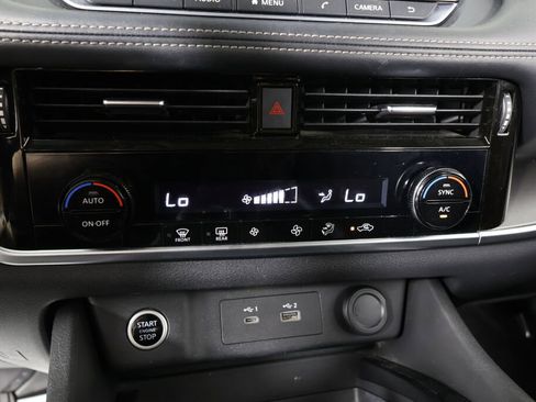 Used 2021 Nissan Rogue SV image 36