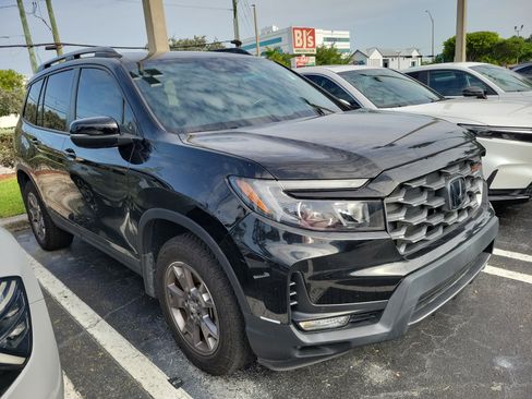 Certified 2024 Honda Passport TrailSport image 2
