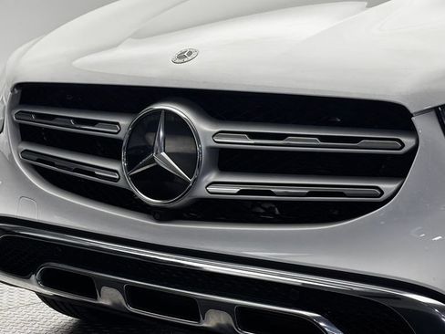 Used 2022 Mercedes-Benz GLC 300 4MATIC image 2