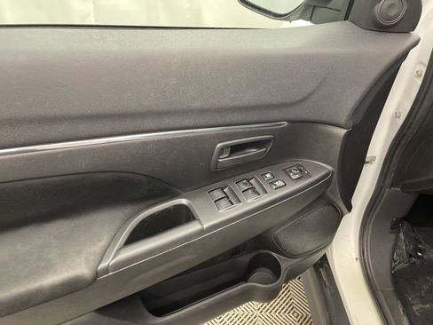 Used 2015 Mitsubishi Outlander Sport ES image 16