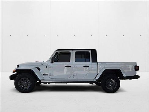 New 2025 Jeep Gladiator Sport image 5
