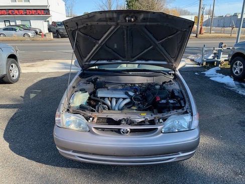 Used 1999 Toyota Corolla LE image 2