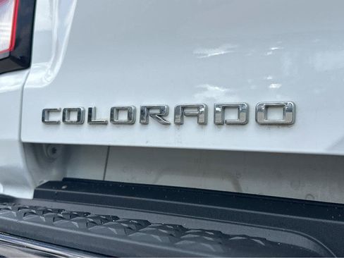 Used 2025 Chevrolet Colorado W/T AWD/4WD image 38