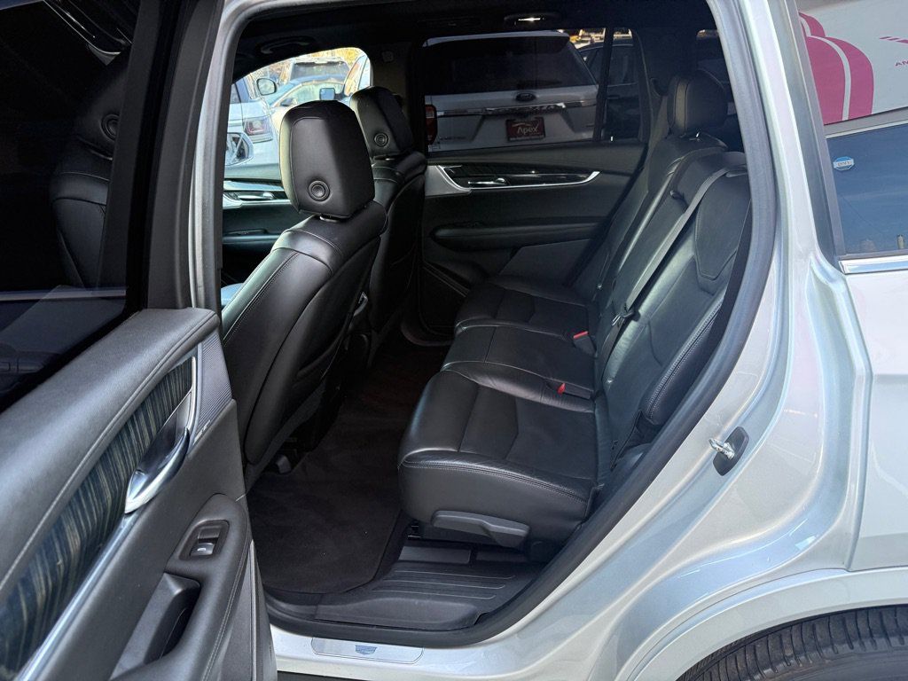 Used 2020 Cadillac XT6 Premium Luxury FWD image 13