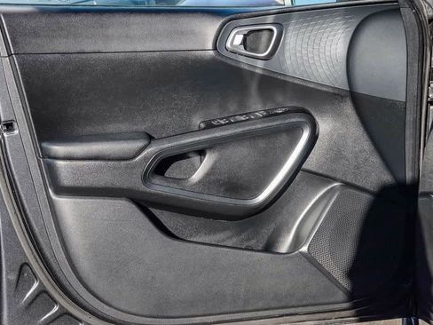 Certified 2022 Kia Soul S image 19