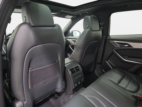 Used 2024 Jaguar F-PACE R-Dynamic S image 12