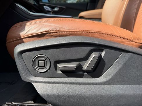Used 2021 Audi Q8 Premium Plus w/ Premium Plus Package image 12