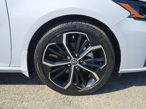 Used 2024 Nissan Altima 2.5 SR FWD image 6