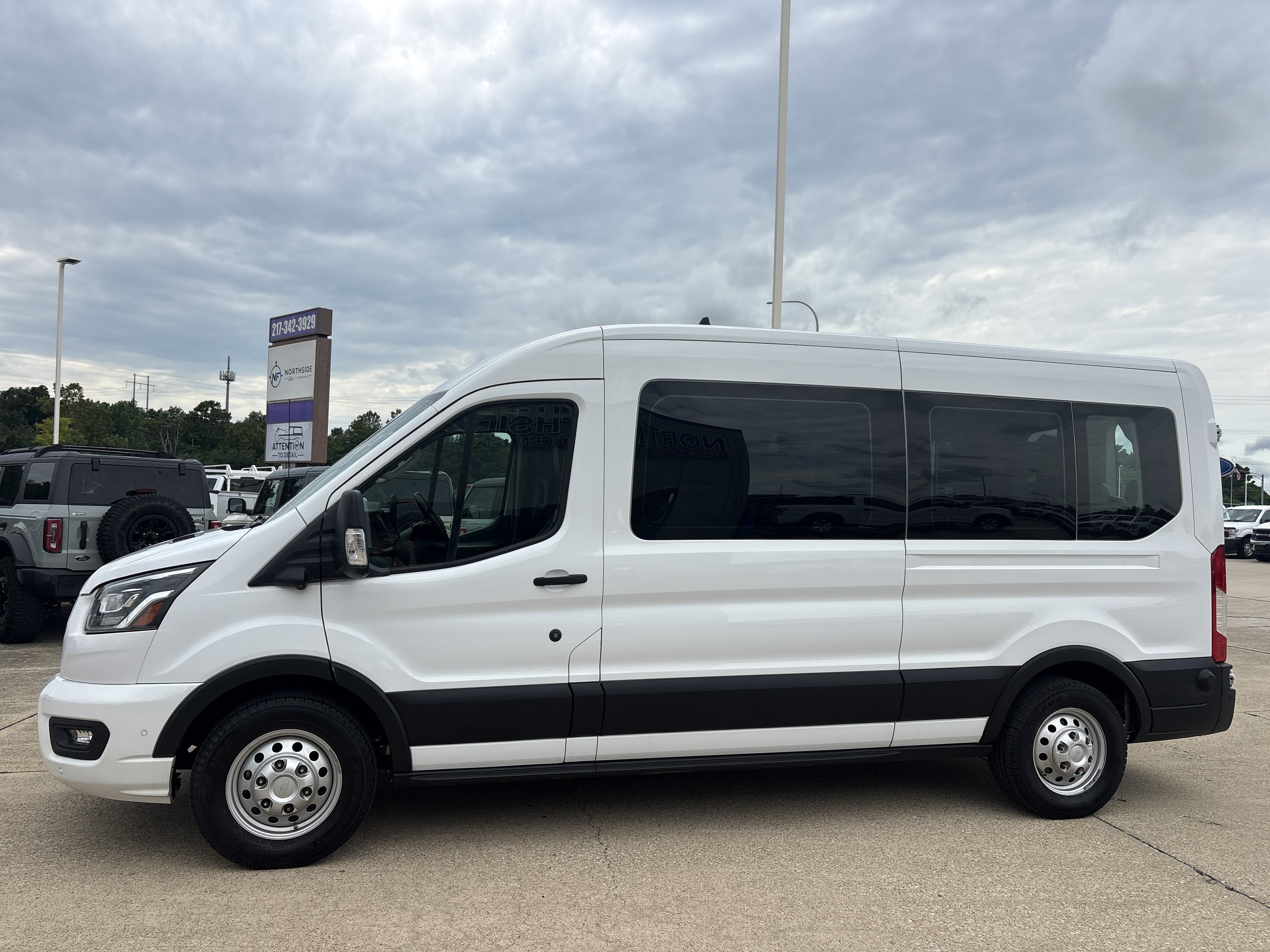 Used 2023 Ford Transit 350 XLT AWD/4WD image 3