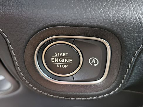 New 2026 Mercedes-Benz GLS 580 4MATIC image 29