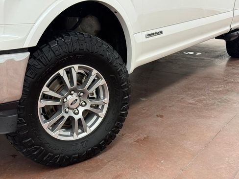 Used 2019 Ford F150 Lariat w/ Trailer Tow Package AWD/4WD image 18