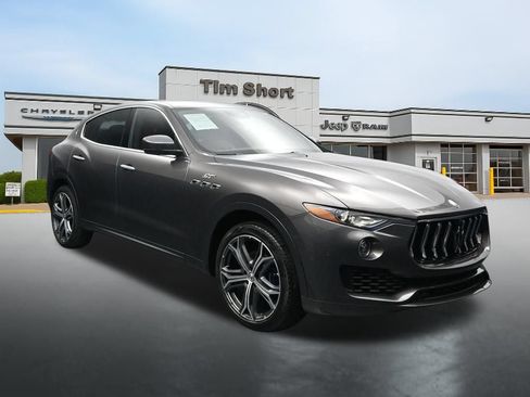 Used 2023 Maserati Levante GT AWD/4WD image 7