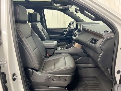 Used 2024 Chevrolet Suburban High Country w/ Advanced Technology Package image 23