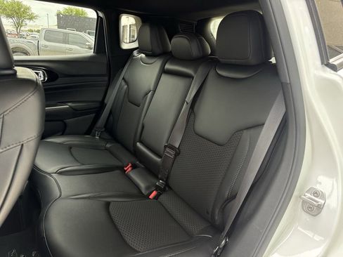 New 2026 Jeep Compass Latitude image 25