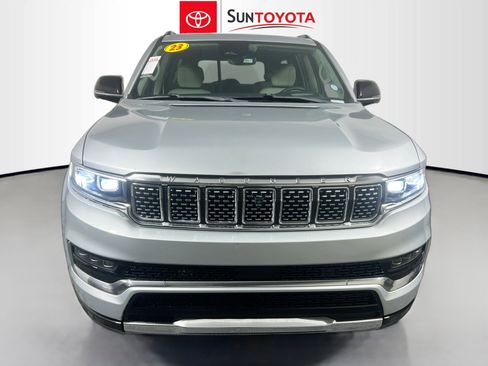 Used 2023 Jeep Grand Wagoneer Base image 10