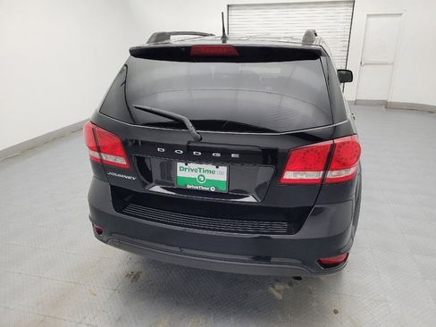 Used 2019 Dodge Journey SE image 7