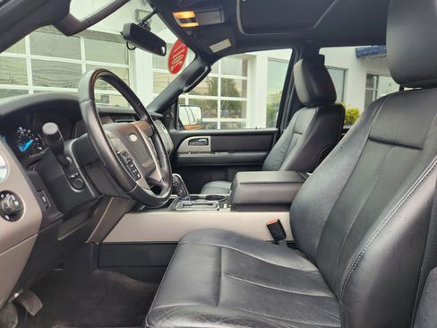 Used 2017 Ford Expedition EL Limited w/ Equipment Group 301A AWD/4WD image 26