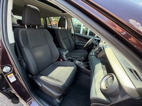 Used 2018 Toyota RAV4 XLE AWD/4WD image 12