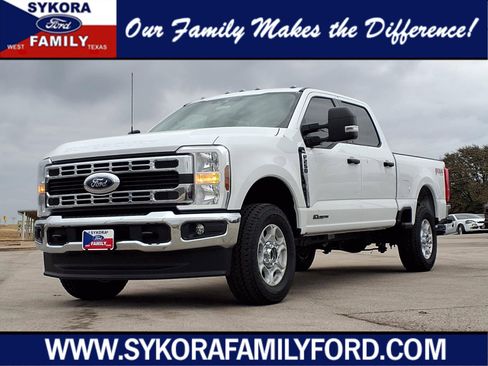 New 2026 Ford F250 XLT image 1