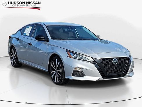 Used 2022 Nissan Altima 2.5 SR FWD image 1