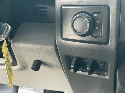 Used 2019 Ford F350 XL w/ STX Appearance Package AWD/4WD image 5