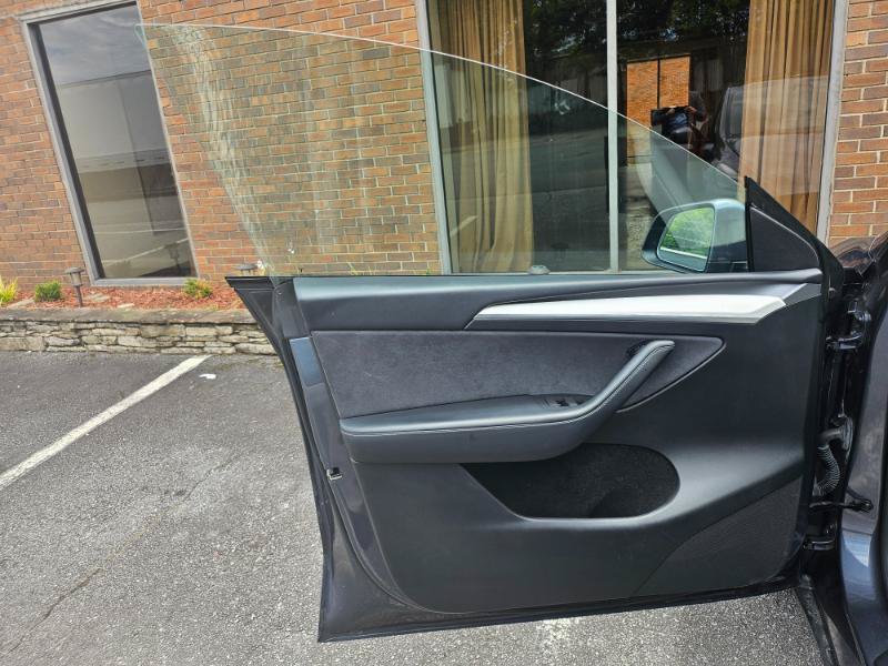 Used 2023 Tesla Model Y AWD image 34