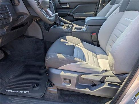 Used 2025 Toyota Tacoma TRD Off-Road image 16