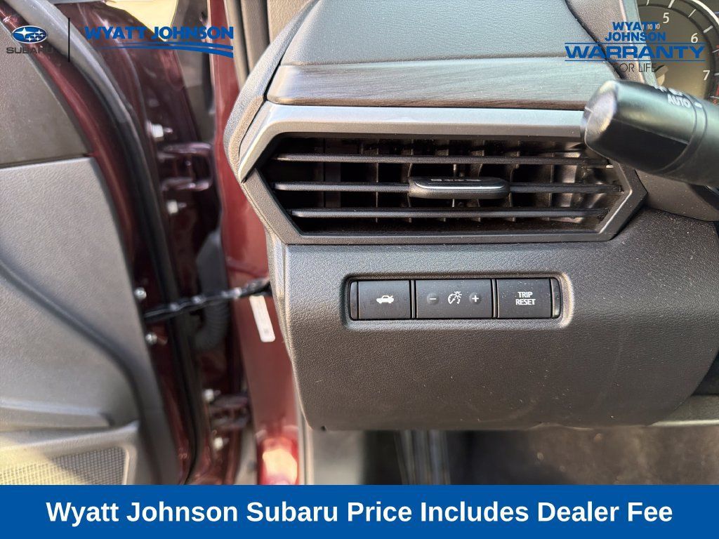 Used 2025 Nissan Altima 2.5 SV FWD image 19