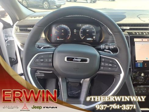 New 2025 Jeep Grand Cherokee Limited w/ Black Appearance Package image 16