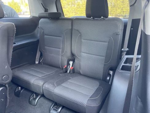 Used 2023 GMC Acadia SLE w/ Driver Convenience Package image 24