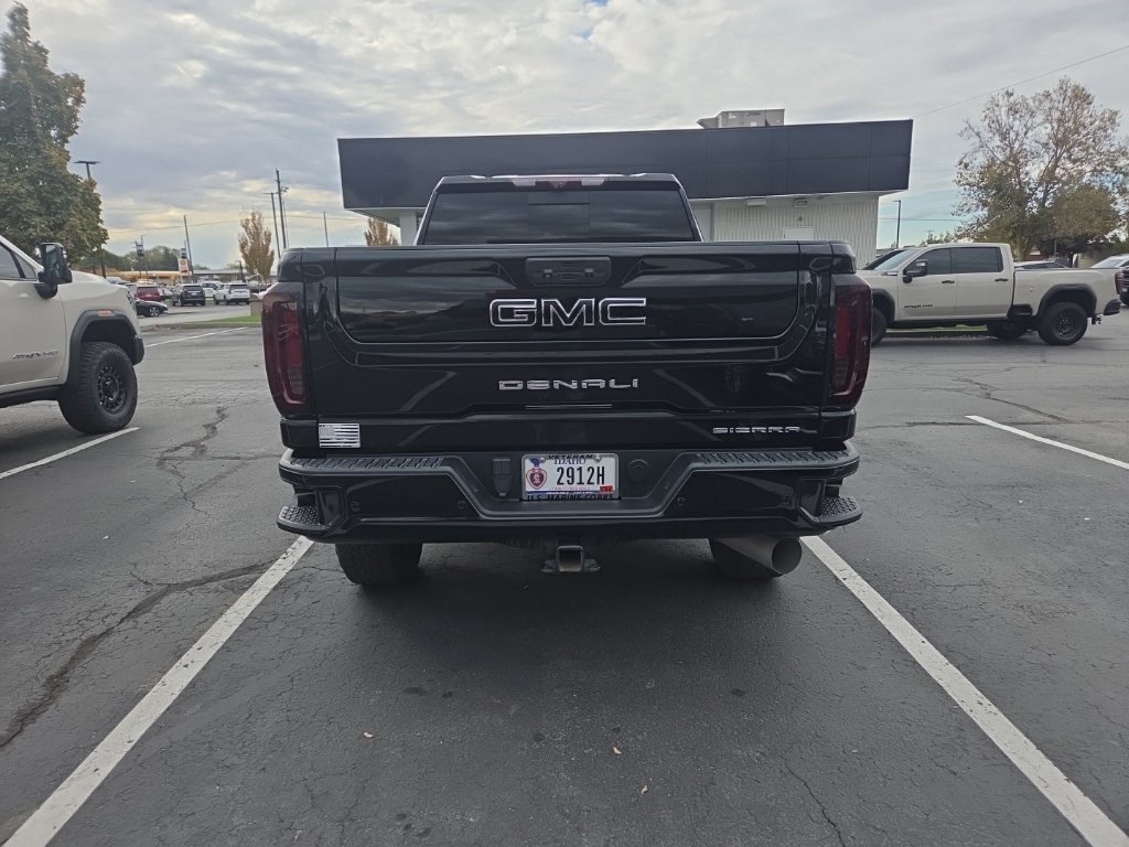 Used 2021 GMC Sierra 2500 Denali w/ Denali Black Diamond Edition AWD/4WD image 4