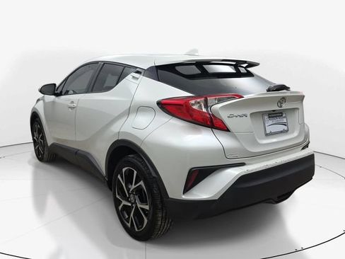 Used 2021 Toyota C-HR XLE FWD image 8