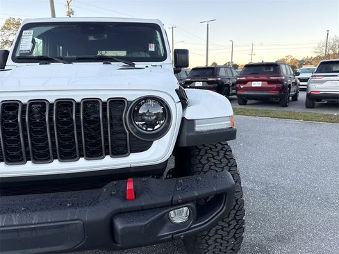 Used 2024 Jeep Wrangler Unlimited Rubicon image 9