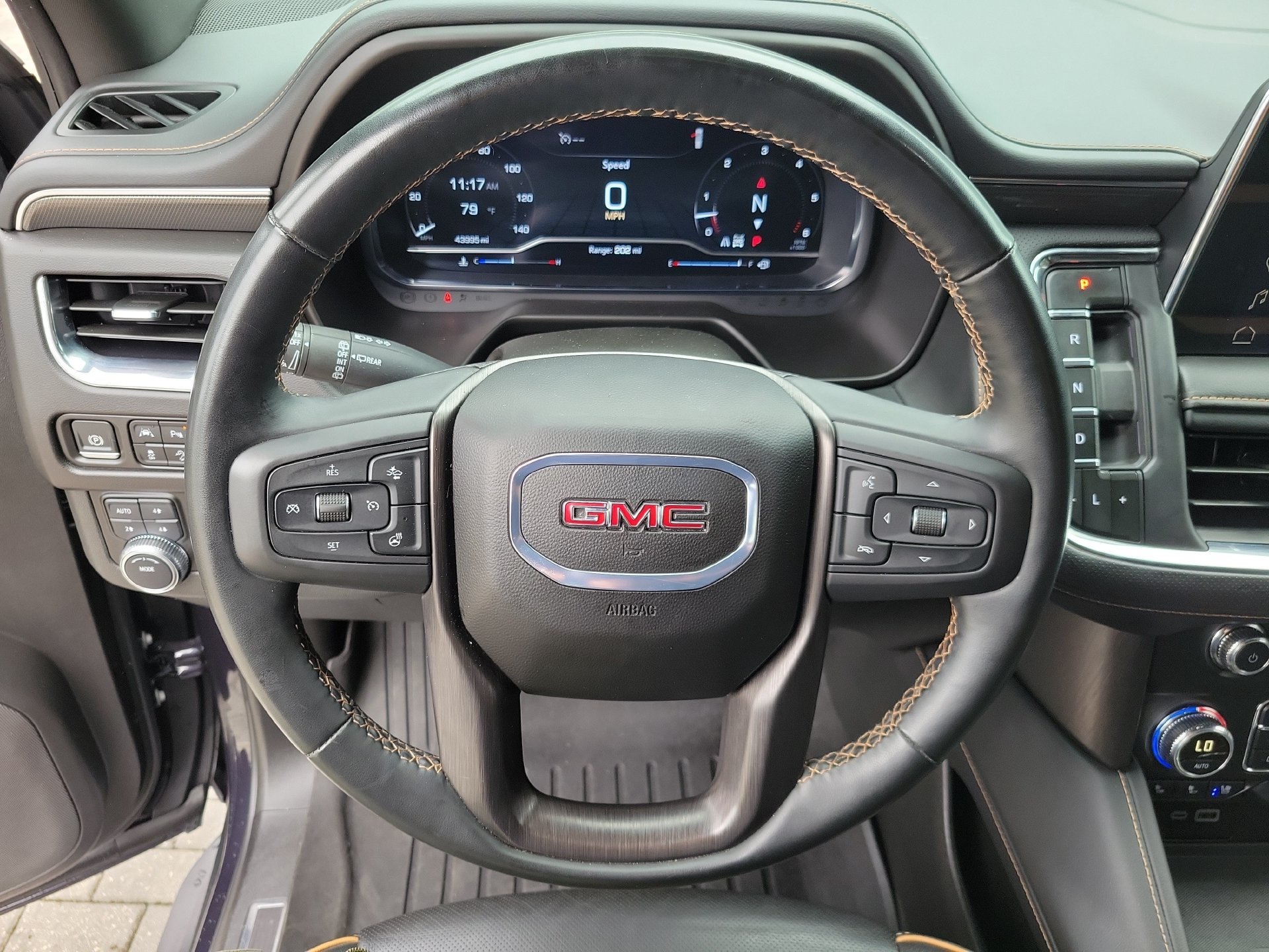 Used 2024 GMC Yukon AT4 AWD/4WD image 30