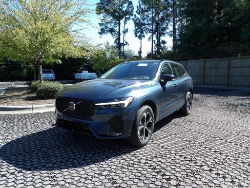 New 2026 Volvo XC60 B5 Core w/ Climate Package image 3