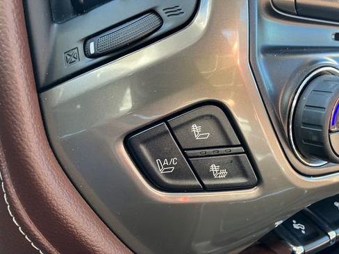 Used 2015 Chevrolet Silverado 1500 High Country w/ High Country Premium Package AWD/4WD image 6