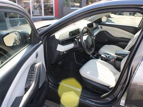 Used 2021 Ford Mustang Mach-E Premium image 10