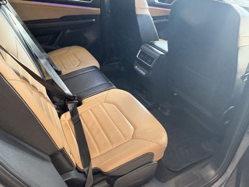 Used 2024 Volkswagen Atlas Cross Sport SEL R-Line image 10