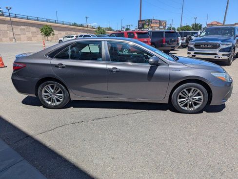 Used 2016 Toyota Camry SE FWD image 6